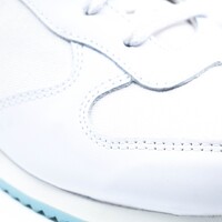 ¡Zapatillas New HBN!

Ideal para combinar con nuestros Jeans

Encontrala en nuestros locales oficiales o en nuestra web.

www.heybon.com.ar