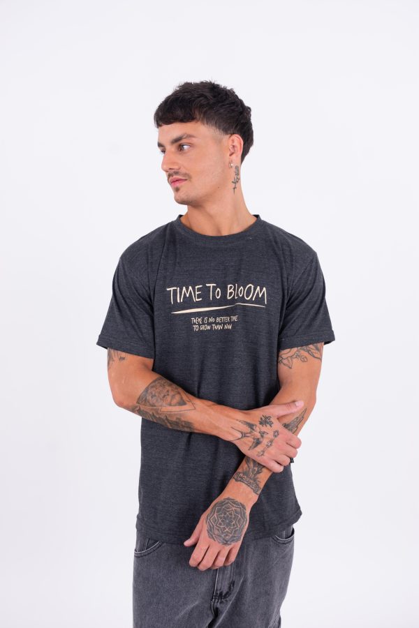 REMERA BLOOM - Imagen 3